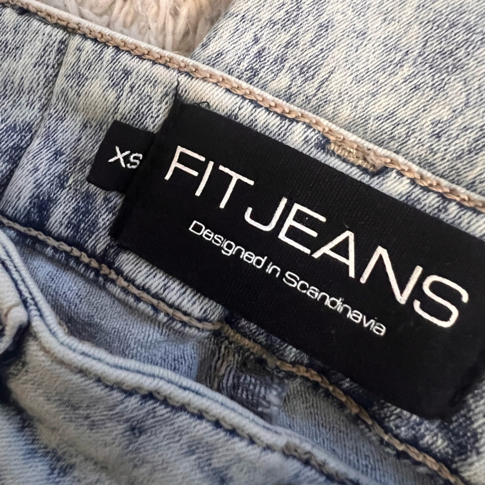 Great condition women’s fit jeans size xs